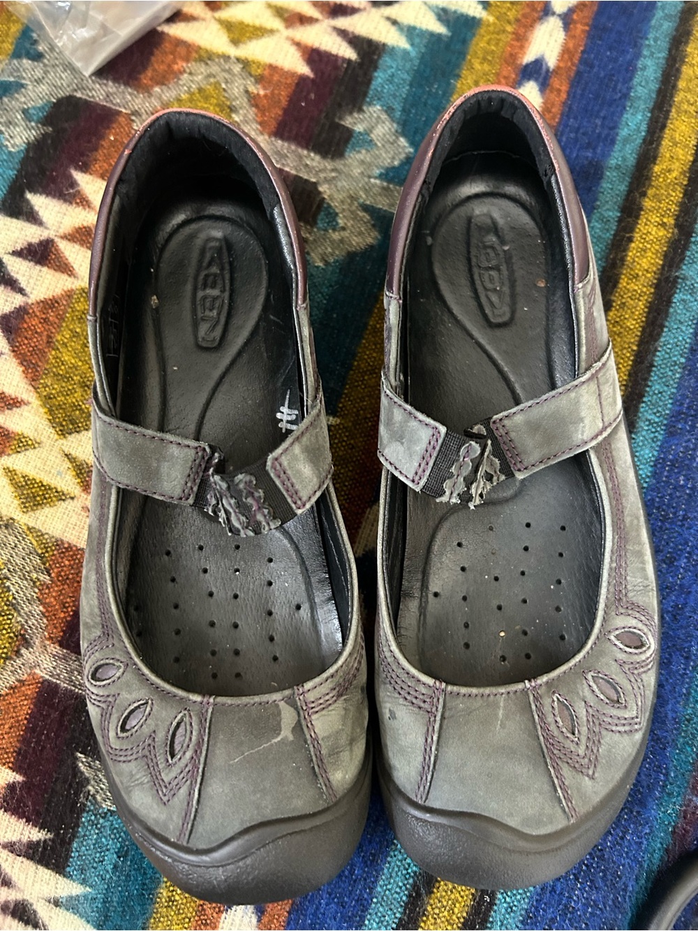 Keen Mary Jane Leather Slip-On in Gray Green Size 6.5-7